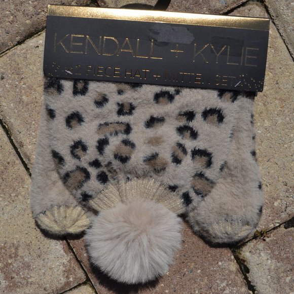 NEW Womens KENDALL + KYLIE 2 Piece Leopard Print Hat & Mitten Set - Picture 4 of 14